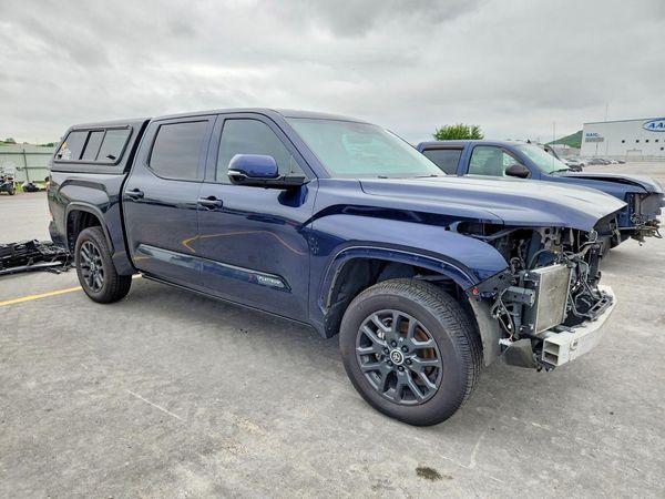 2024 TOYOTA TUNDRA Platinum