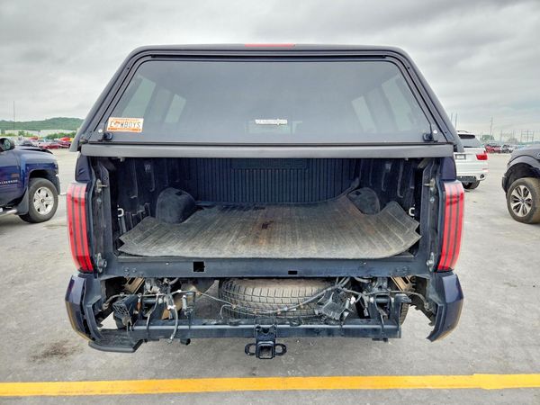 2024 TOYOTA TUNDRA Platinum
