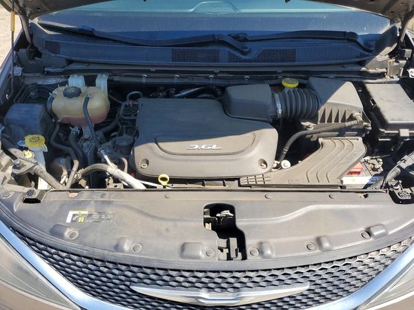 2018 CHRYSLER PACIFICA LX
