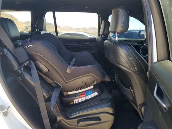 2023 JEEP GRAND CHEROKEE L LAREDO 4X2