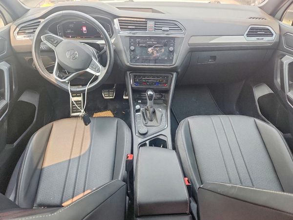2023 VOLKSWAGEN TIGUAN 4Motion SE R-Line Black