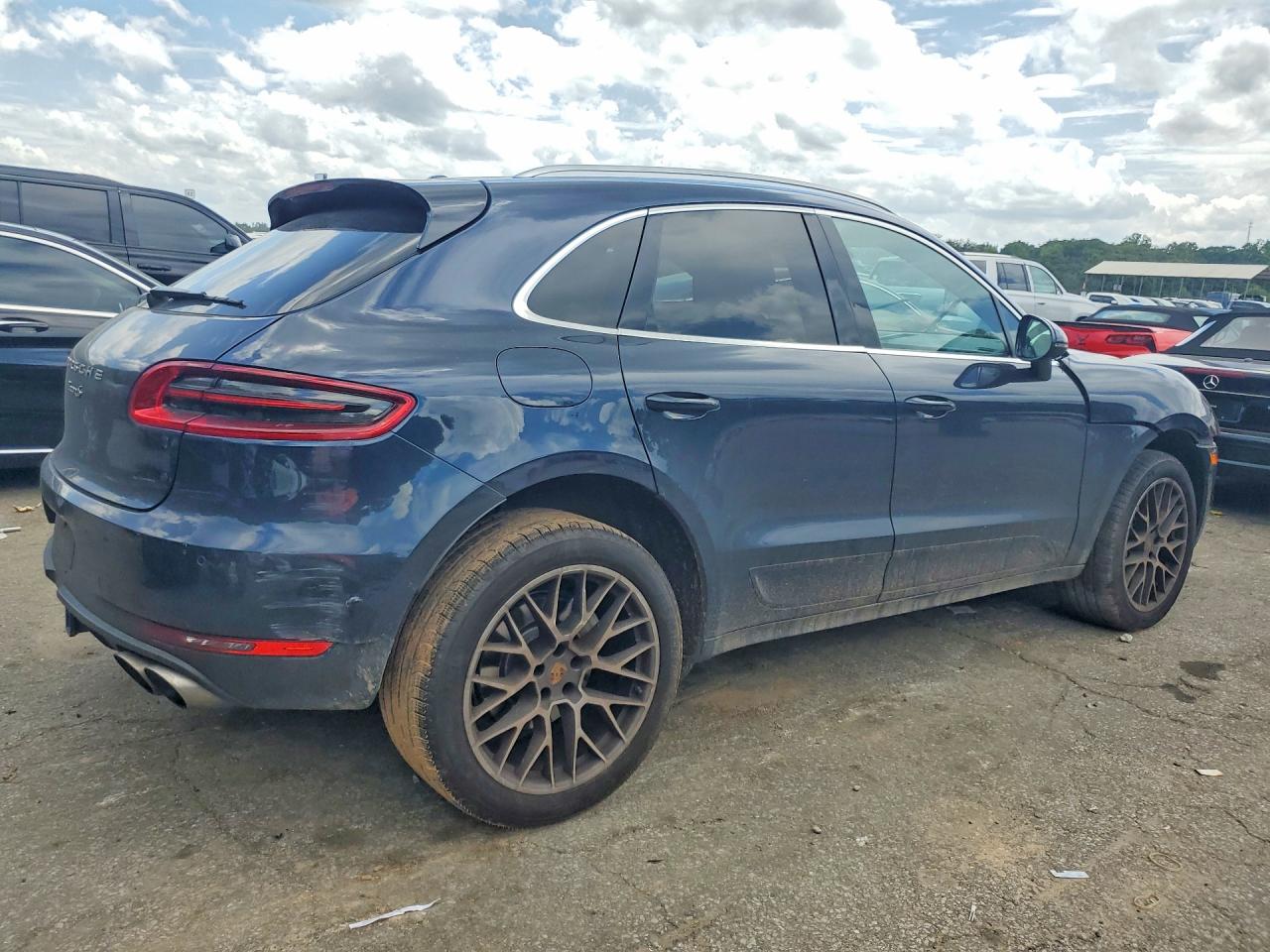 2017 PORSCHE MACAN