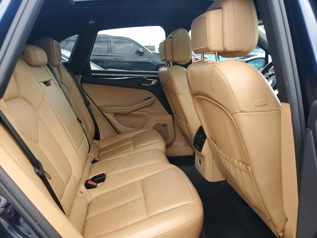 2017 PORSCHE MACAN