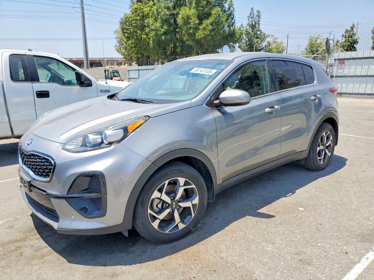 2022 KIA SPORTAGE LX, LX Value Edition Pkg — Front 3/4