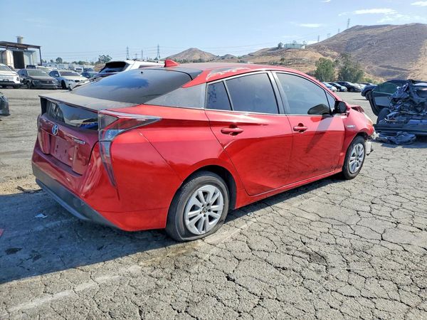2016 TOYOTA PRIUS