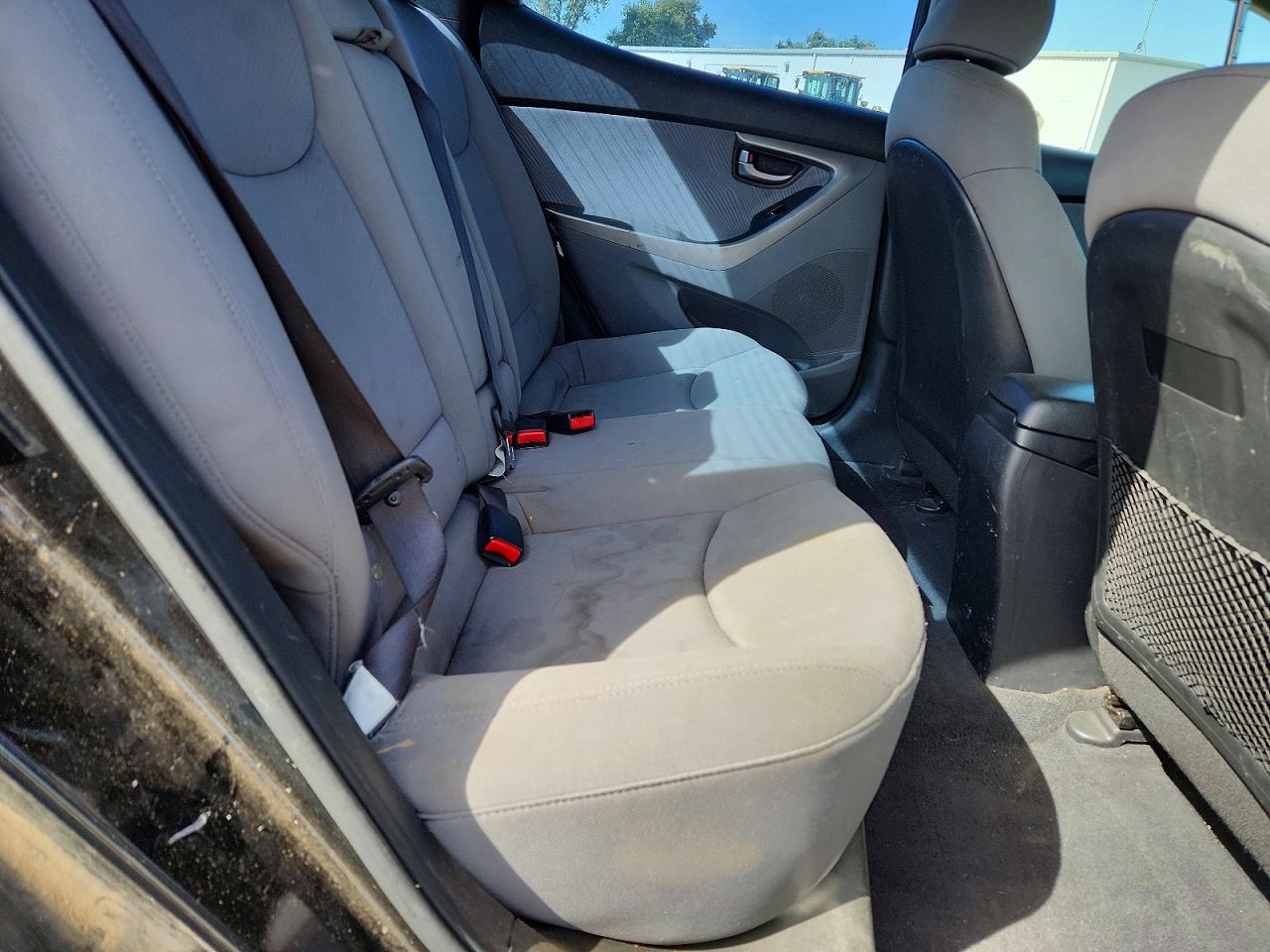 2012 HYUNDAI ELANTRA