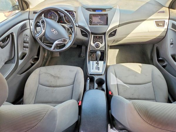 2012 HYUNDAI ELANTRA