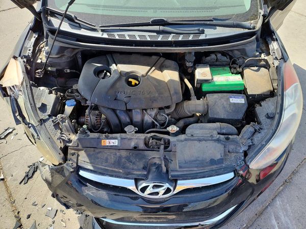 2012 HYUNDAI ELANTRA