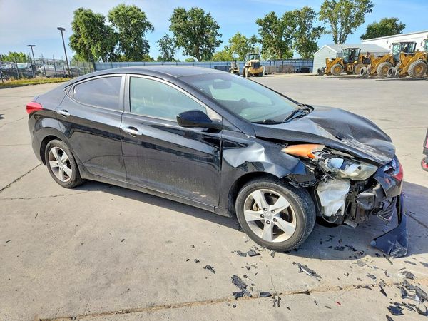 2012 HYUNDAI ELANTRA