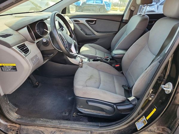 2012 HYUNDAI ELANTRA
