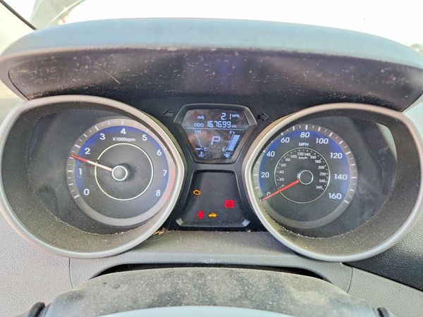 2012 HYUNDAI ELANTRA