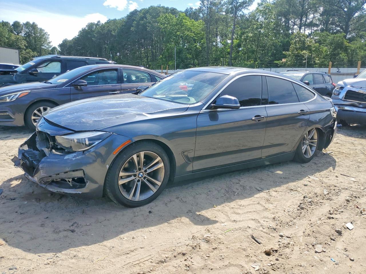 2018 BMW 330 xDrive GT