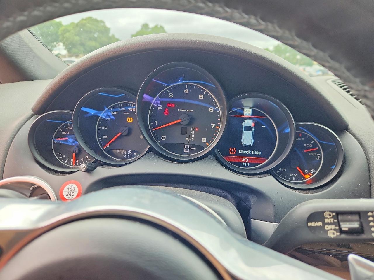 2016 PORSCHE CAYENNE