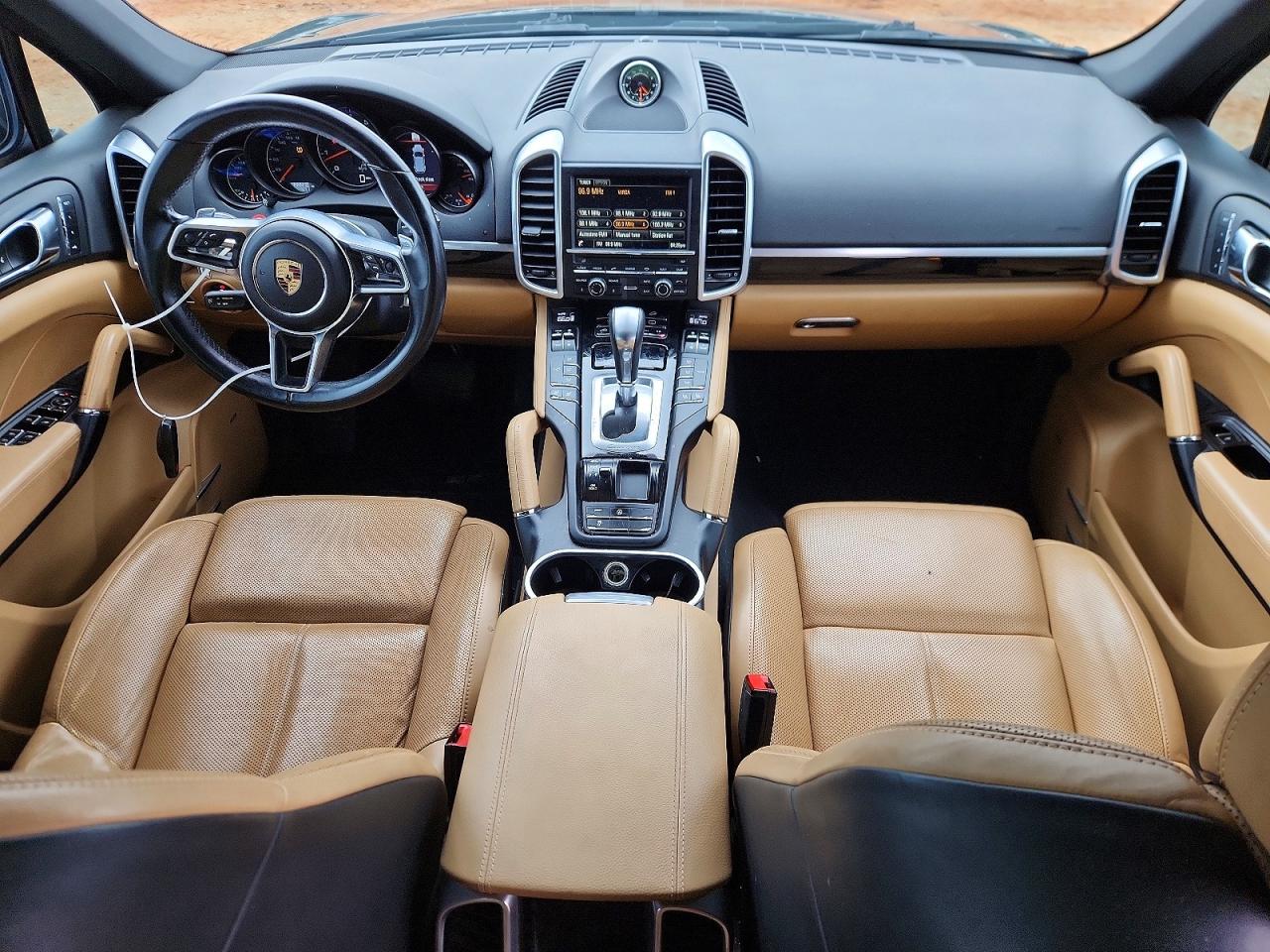 2016 PORSCHE CAYENNE