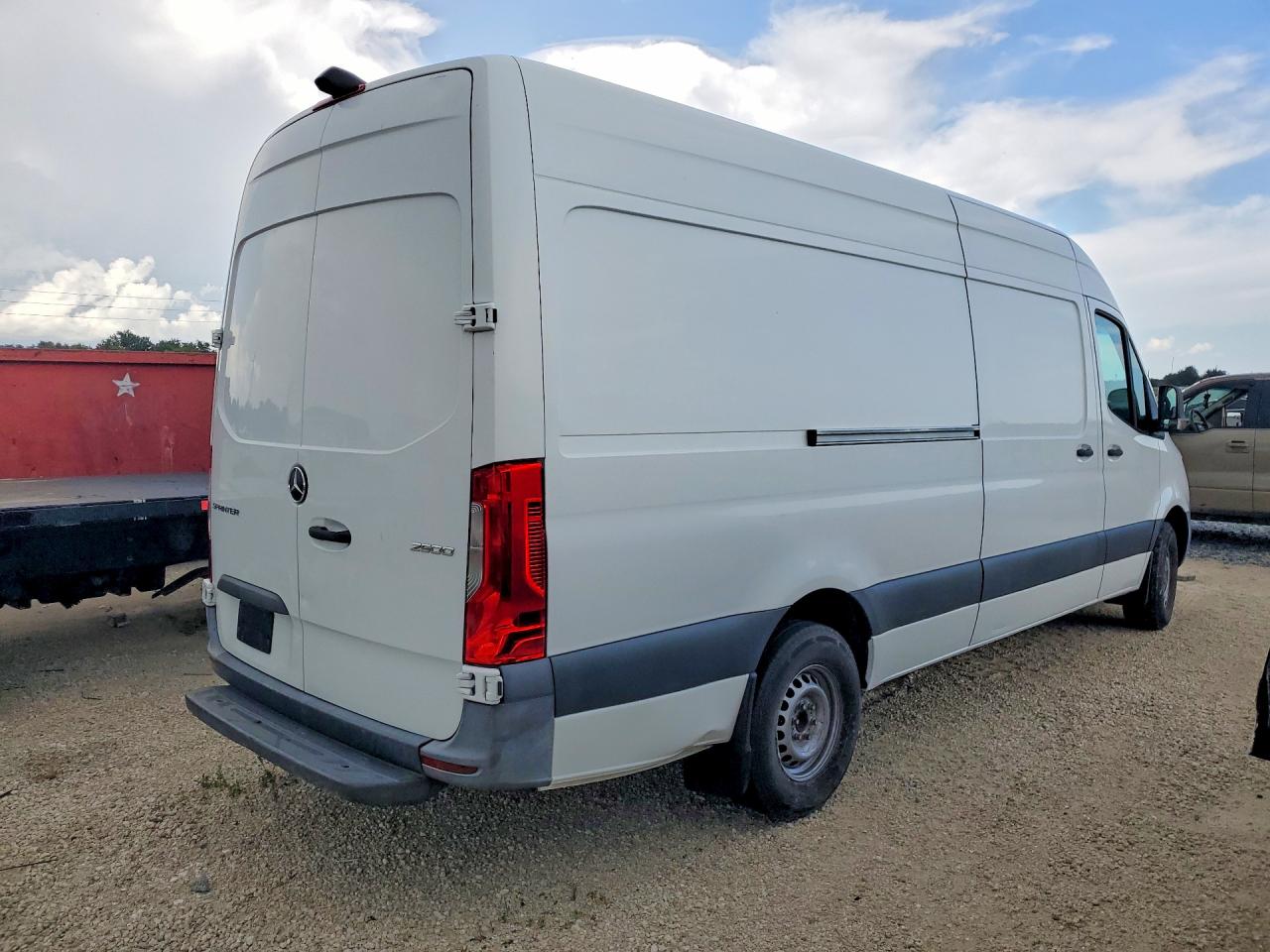 2021 MERCEDES-BENZ SPRINTER 907 (VS30)
