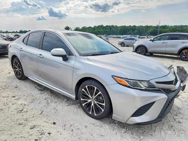 2018 TOYOTA CAMRY