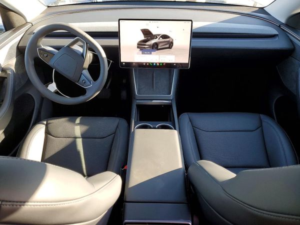 2026 TESLA MODEL Y