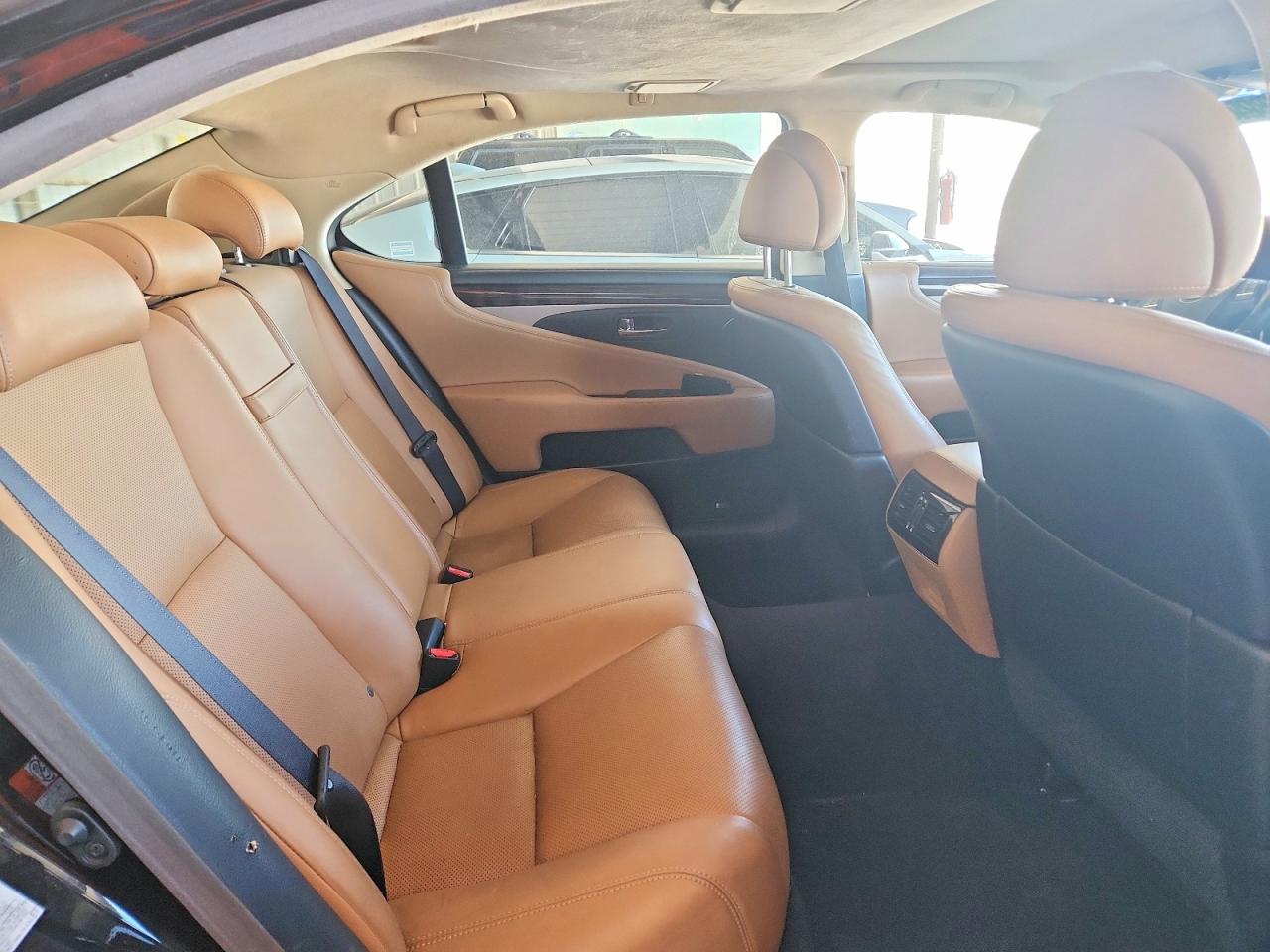 2015 LEXUS LS 460