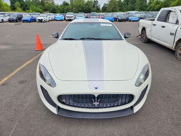 2012 MASERATI GRANTURISMO
