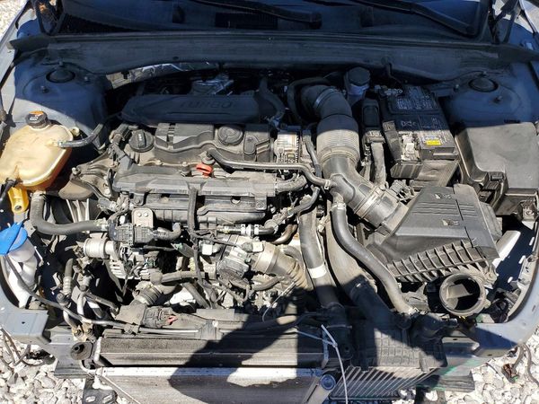 2022 KIA K5 LXS — Engine bay