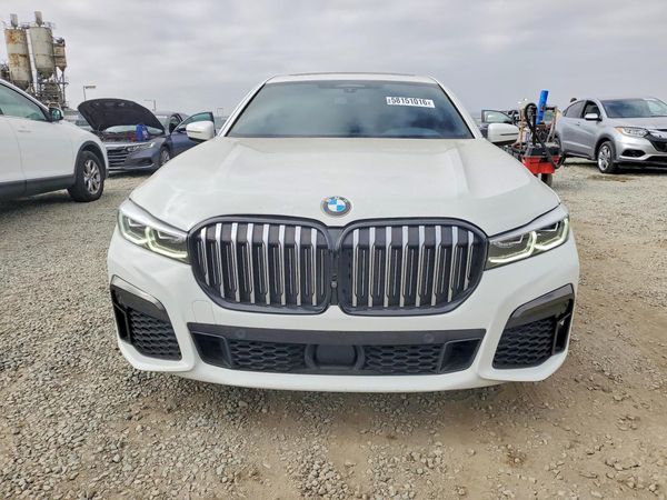2021 BMW 740