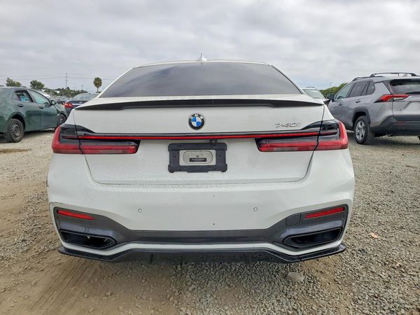 2021 BMW 740