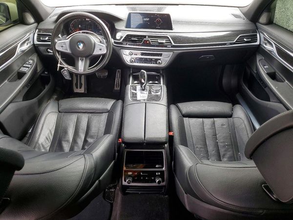 2021 BMW 740