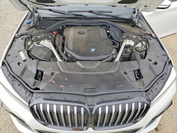 2021 BMW 740