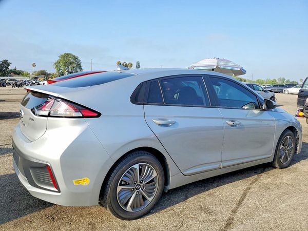 2022 HYUNDAI IONIQ SE