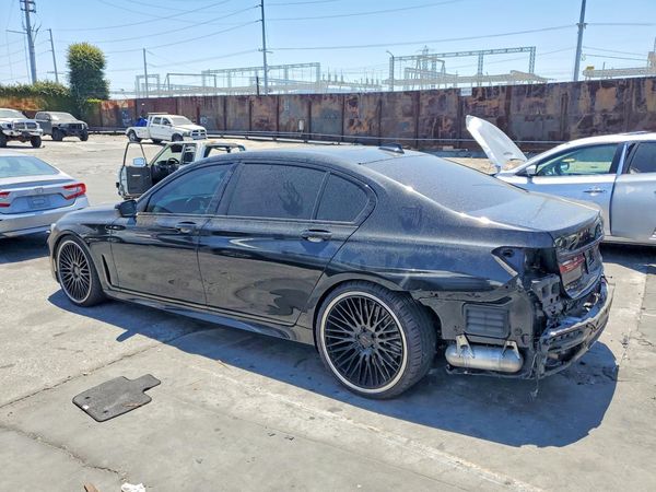 2022 BMW 740