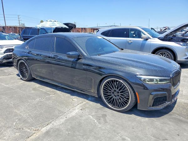 2022 BMW 740