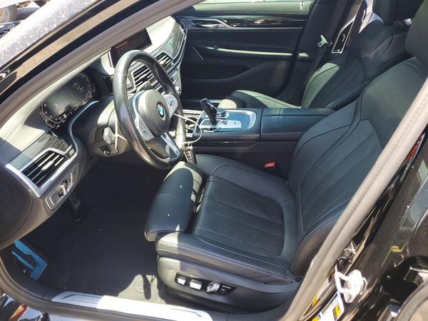 2022 BMW 740