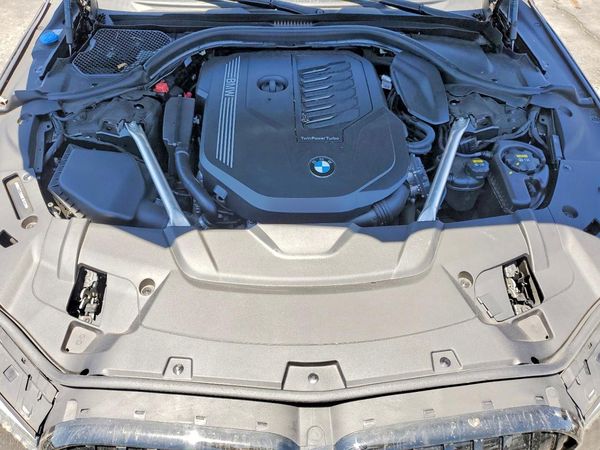 2022 BMW 740