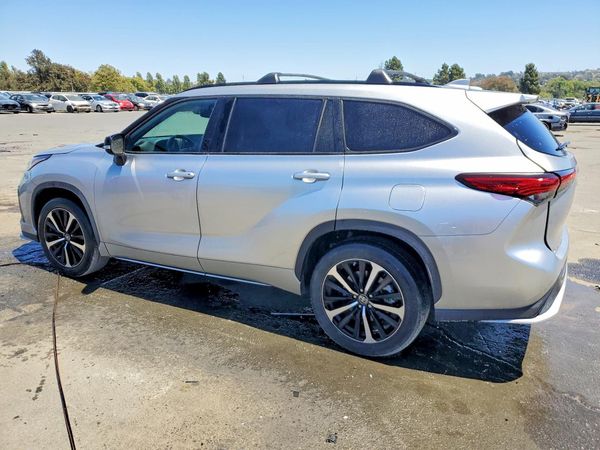 2022 TOYOTA HIGHLANDER XSE