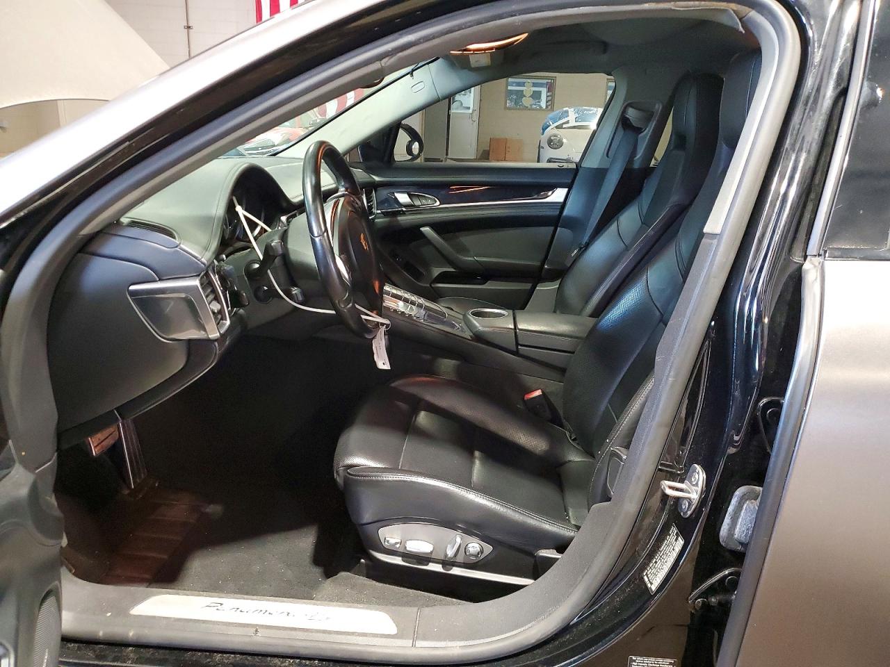 2013 PORSCHE PANAMERA S (2WD), 4S (4WD)