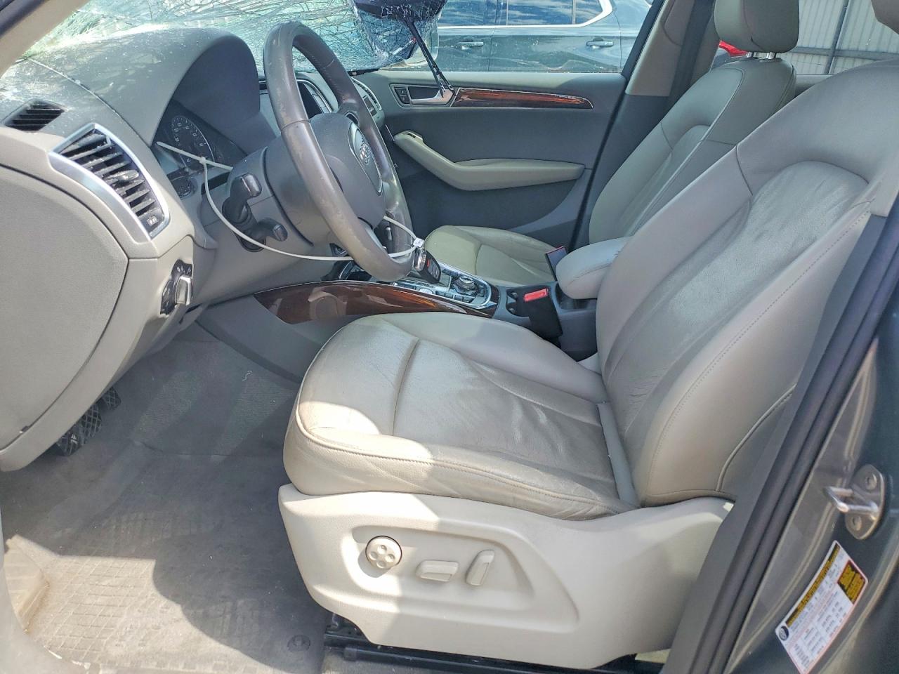 2012 AUDI Q5 Premium Plus