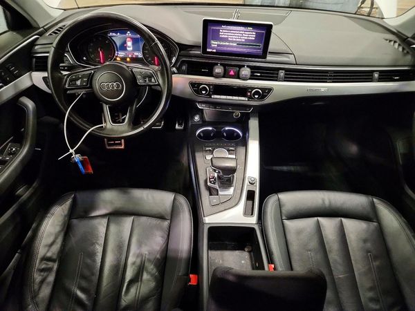 2017 AUDI A4 quattro Premium