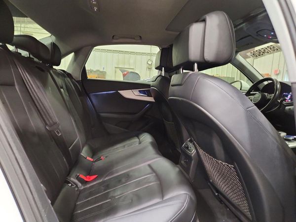 2017 AUDI A4 quattro Premium