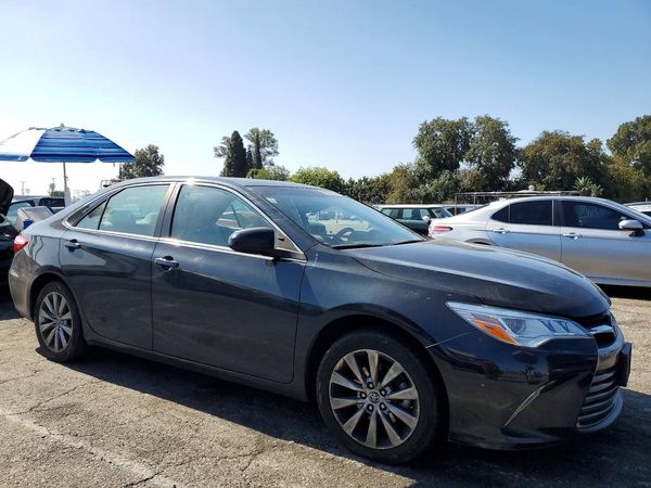 2016 TOYOTA CAMRY