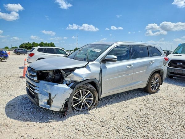 2018 TOYOTA HIGHLANDER SE/XLE