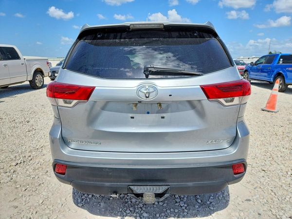 2018 TOYOTA HIGHLANDER SE/XLE