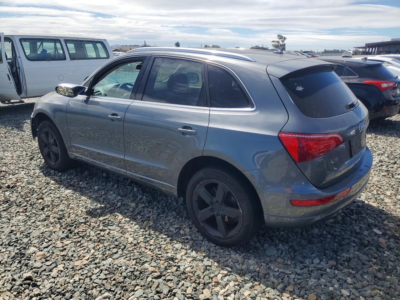 2012 AUDI Q5 Premium Plus