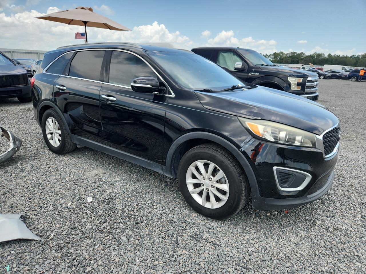 2017 KIA SORENTO L, LX