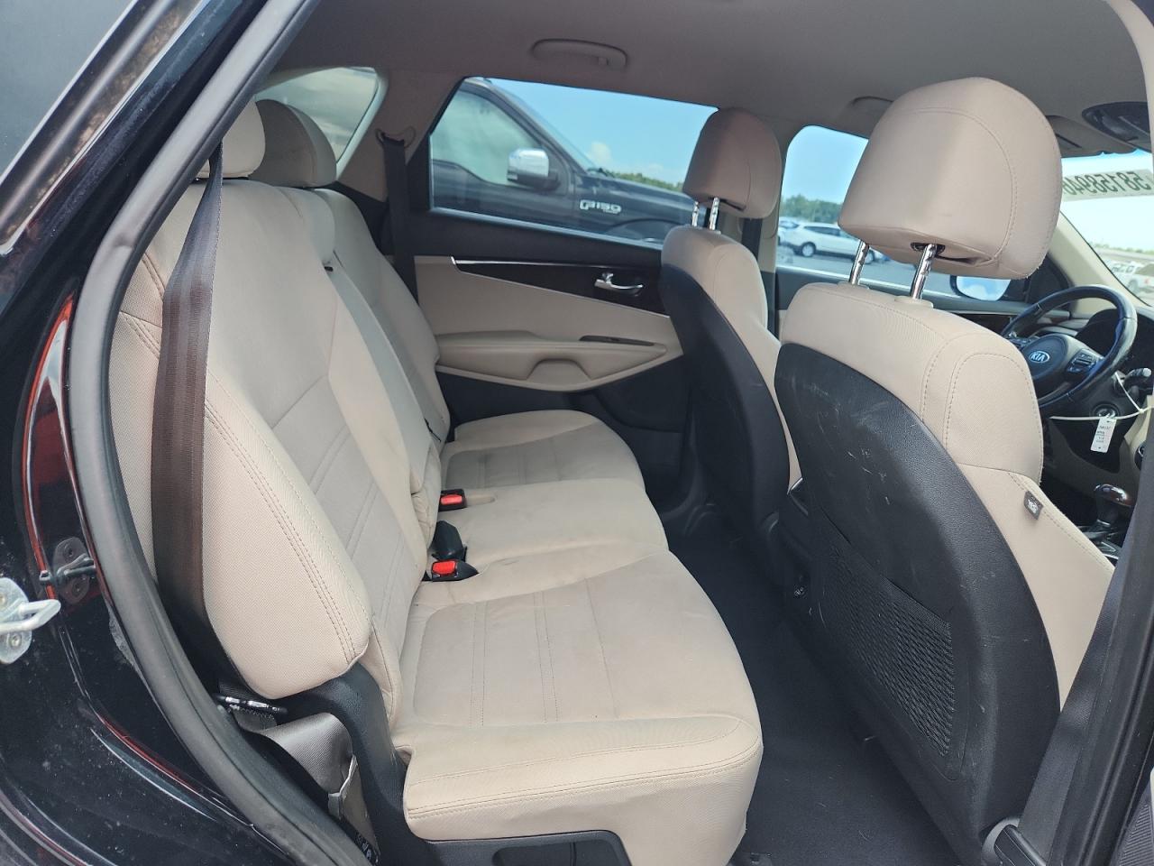 2017 KIA SORENTO L, LX