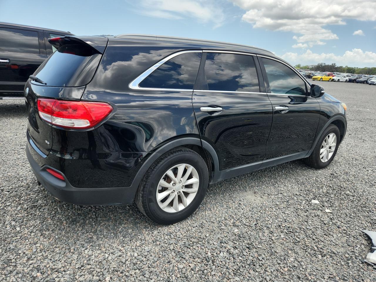 2017 KIA SORENTO L, LX