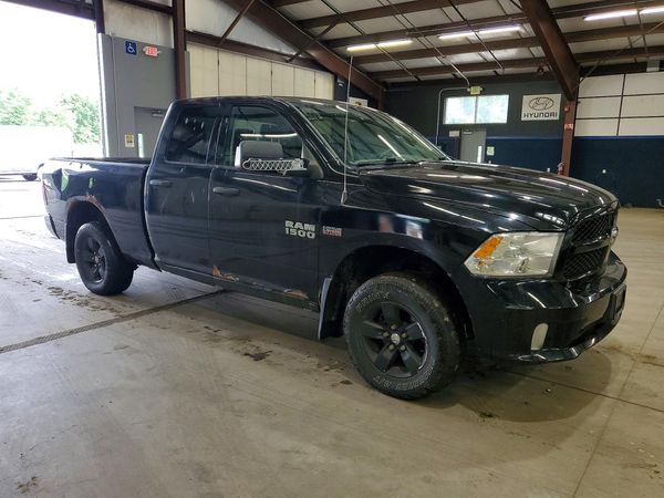 2013 RAM 1500 ST QUAD CAB 4X4