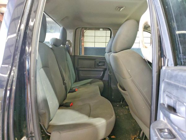 2013 RAM 1500 ST QUAD CAB 4X4