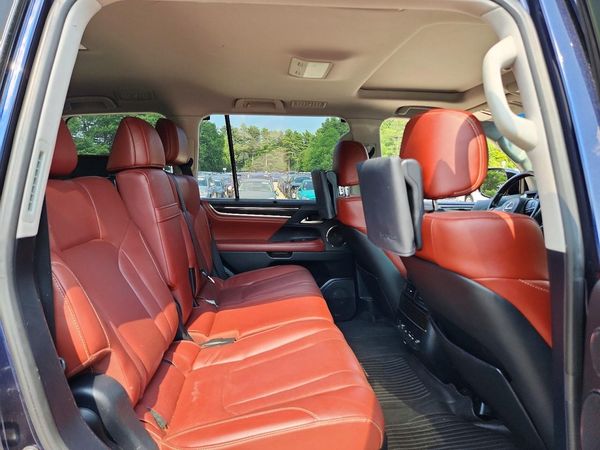2017 LEXUS LX 570