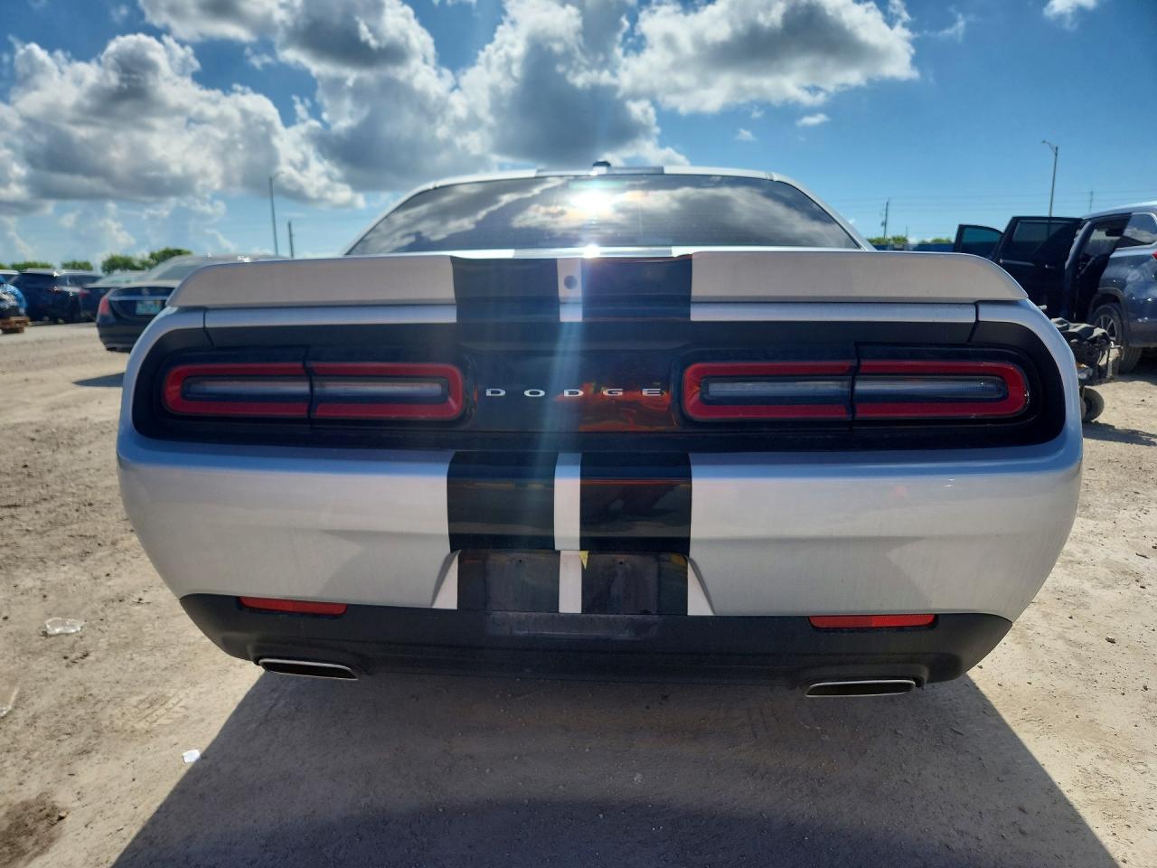 2022 DODGE CHALLENGER SXT