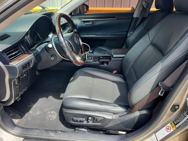 2016 LEXUS ES 350 — DENT